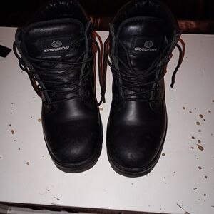 Safety boots- hard toe Brand Sidewinder size 39